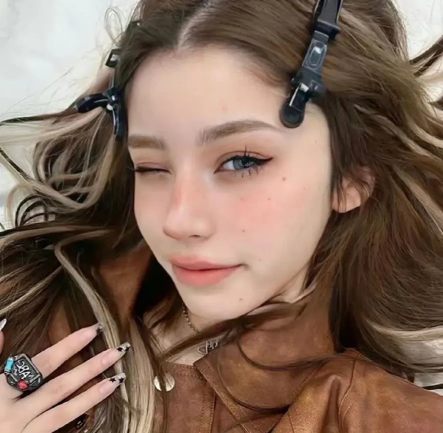 全家穿进皇宫里